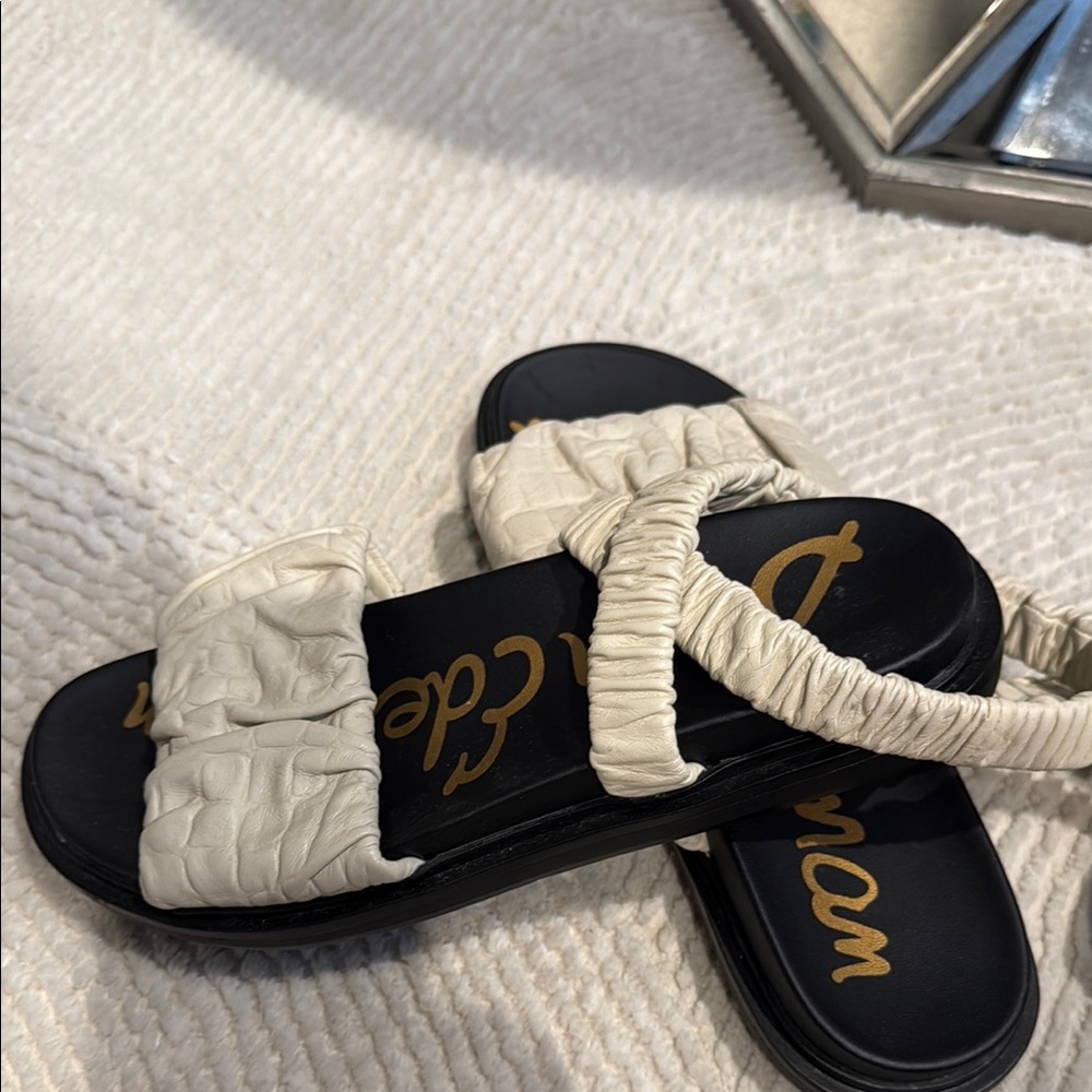 Sam Edelman Cream and Black Sandals Slip-On Design